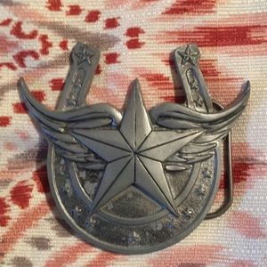 Cast belt buckle